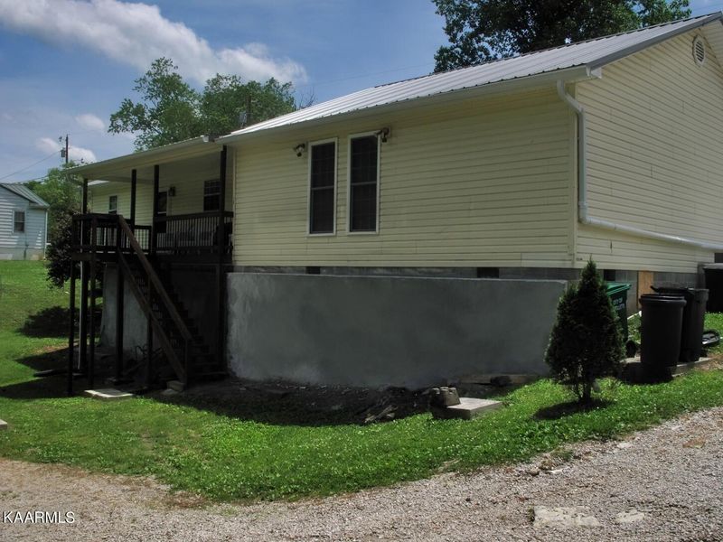 603 E Beech St, Lafollette, TN 37766
