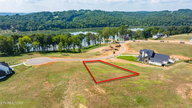 603 Firefly Dr, Loudon, TN 37774