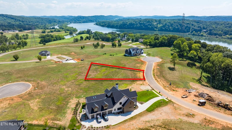 603 Firefly Dr, Loudon, TN 37774