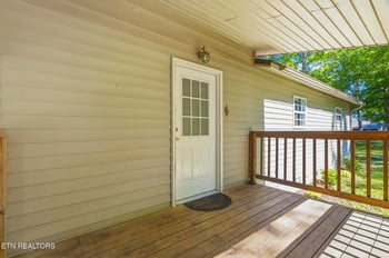 603 S Lake Dr, Oneida, TN 37841