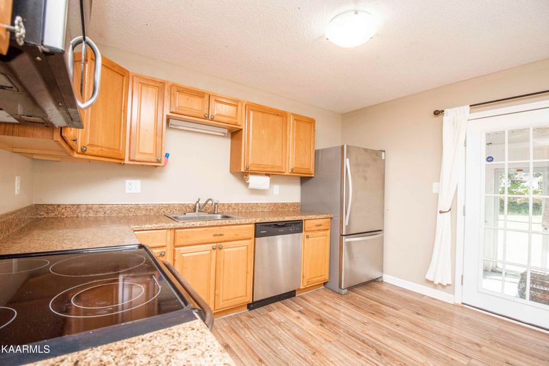603 Stowers Dr, Corryton, TN 37721