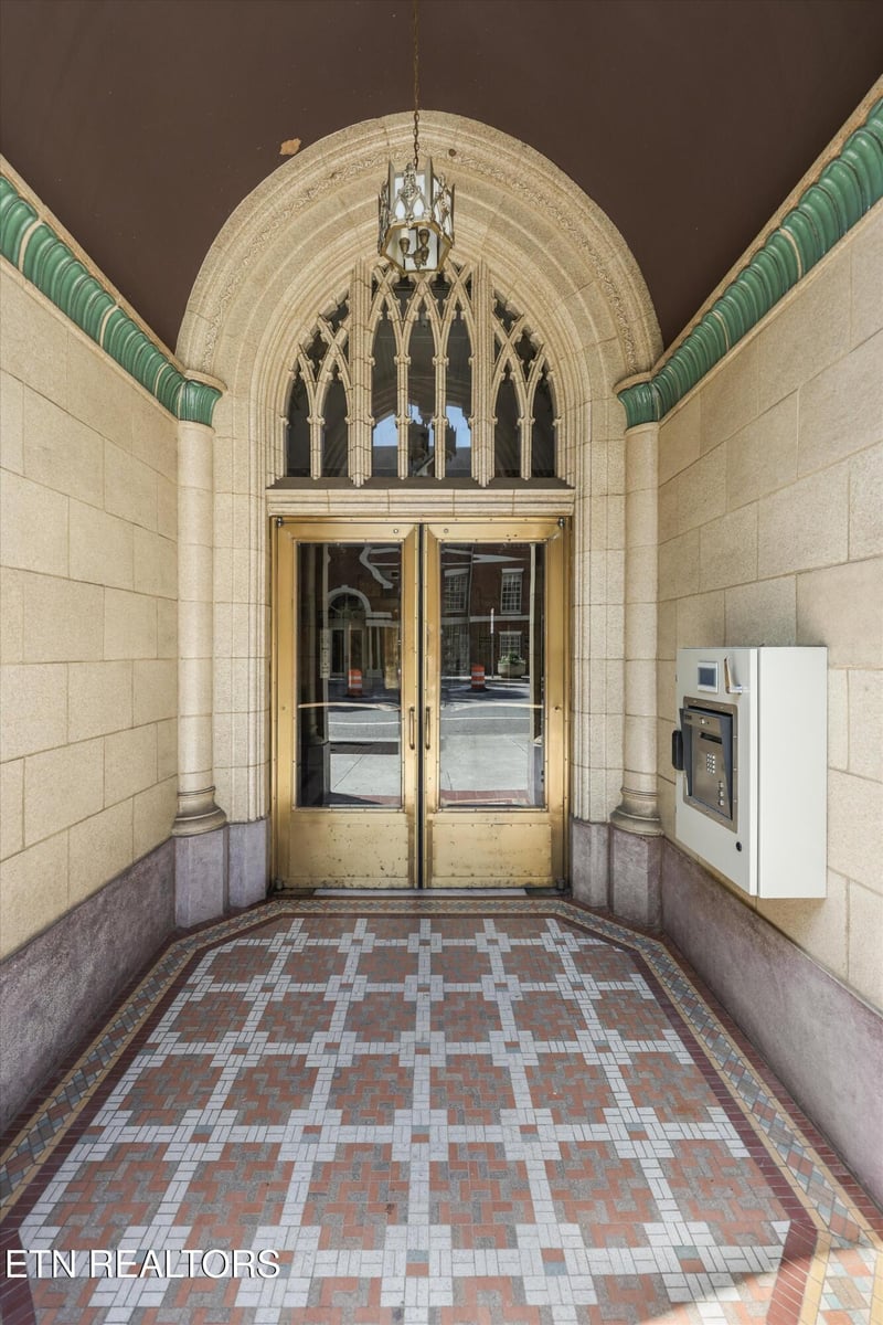 603 W Main St #1002, Knoxville, TN 37902