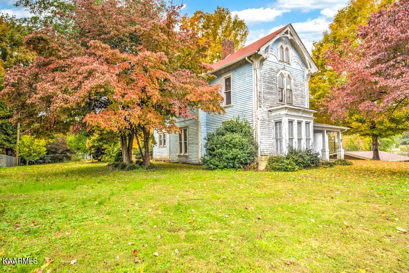 603 Walker Ave, Oliver Springs, TN 37840
