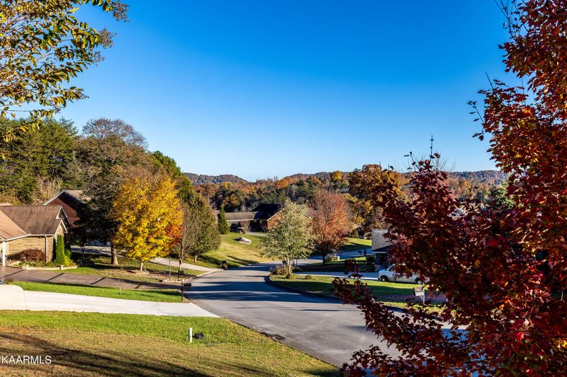 6030 Whisper Ridge Ln, Corryton, TN 37721
