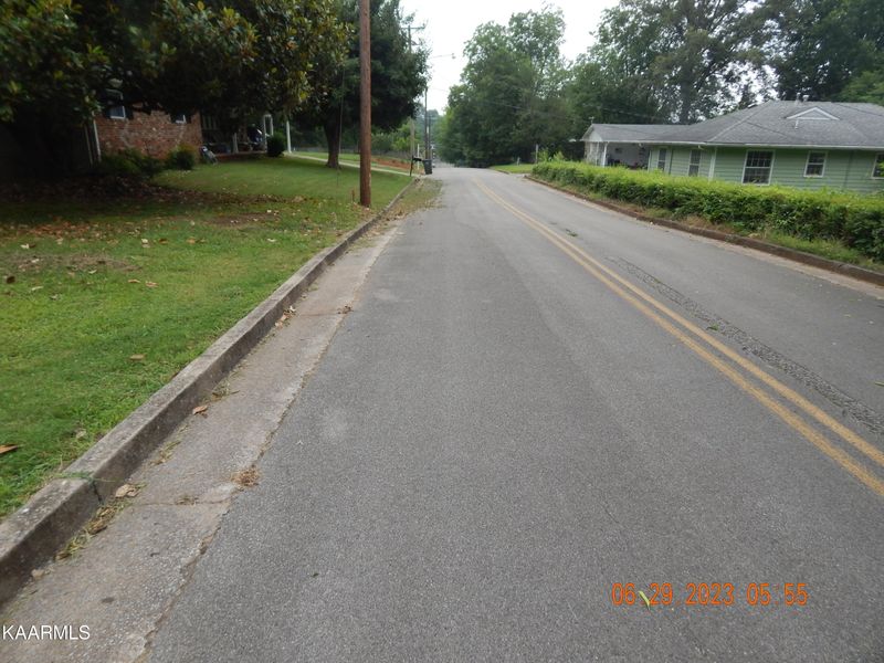 604 Chestnut St, Sweetwater, TN 37874