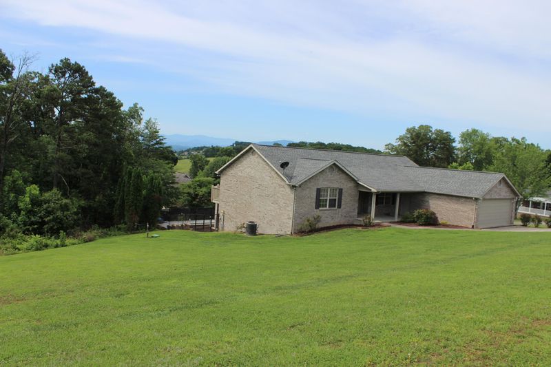 604 Emerald Ave, Kodak, TN 37764