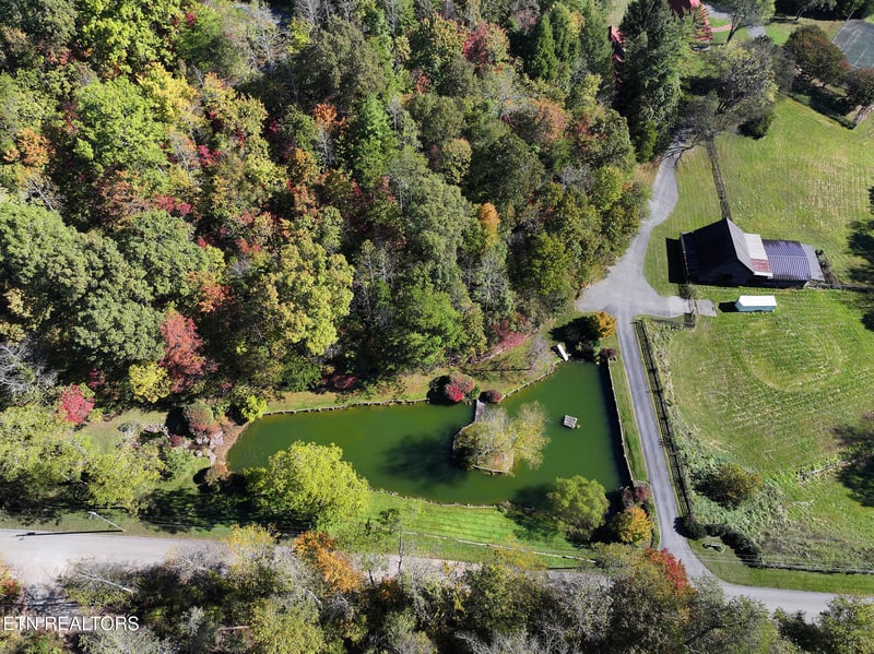 604 Gamble Dr, Heiskell, TN 37754