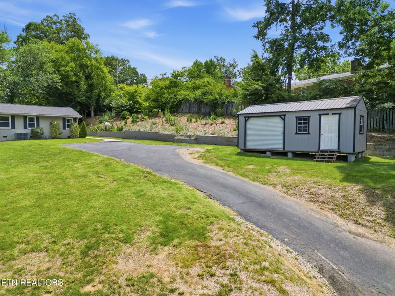 604 Weldon Dr, Maryville, TN 37801