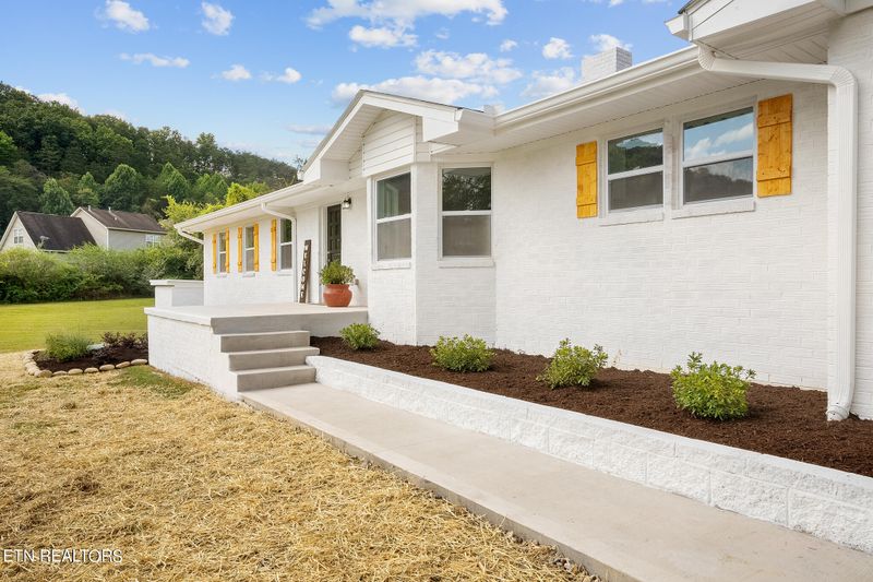 6044 Babelay Rd, Knoxville, TN 37924