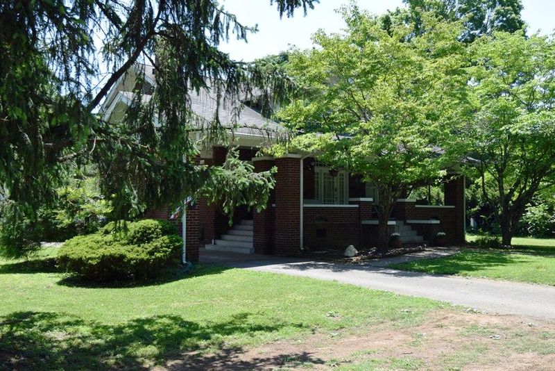 605 College Ave, Loudon, TN 37774