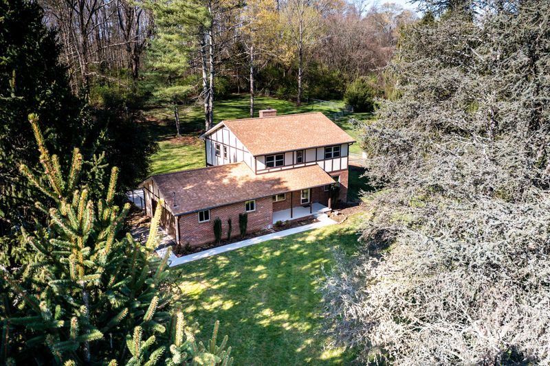 605 Dryden Ln, Knoxville, TN 37934