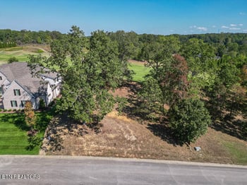 605 Gallery Ct, Lenoir City, TN 37772