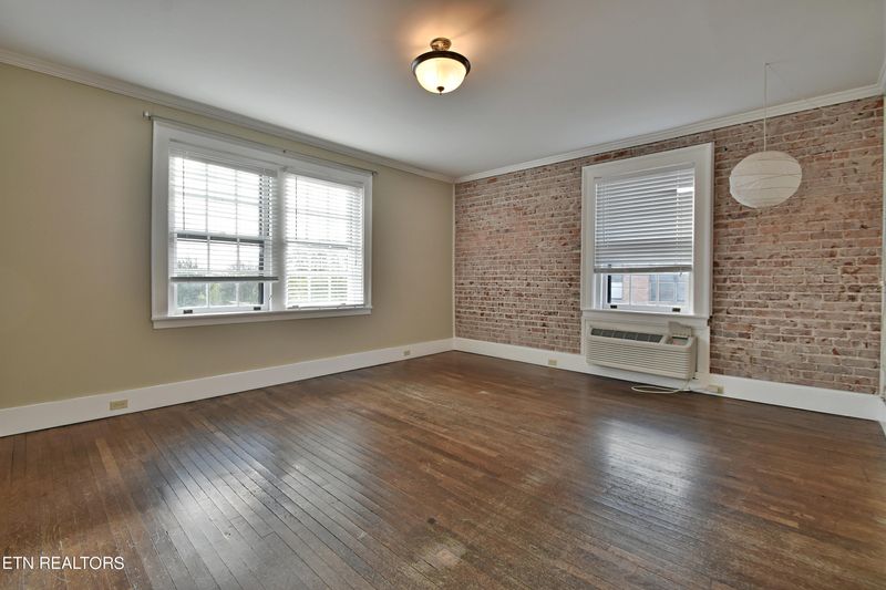605 King St #APT 7, Knoxville, TN 37917