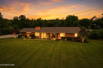 605 S Charles G Seivers Blvd, Clinton, TN 37716