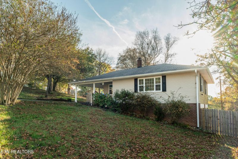 605 Tarpley St, Maryville, TN 37804