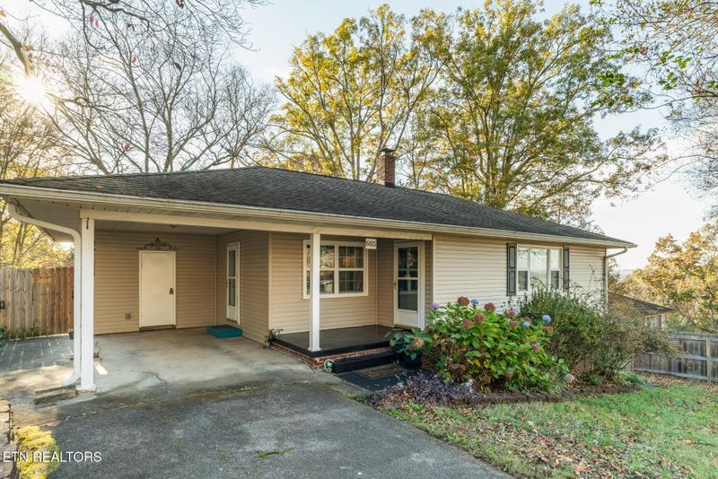 605 Tarpley St, Maryville, TN 37804