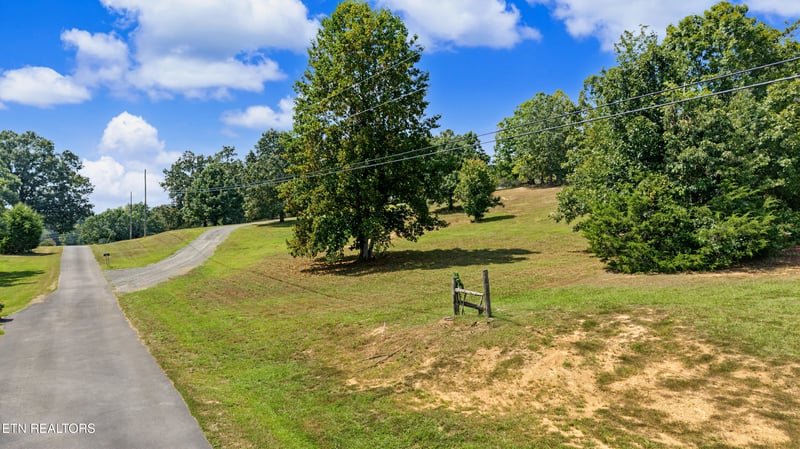6051 Lindrick Ln, Maryville, TN 37801