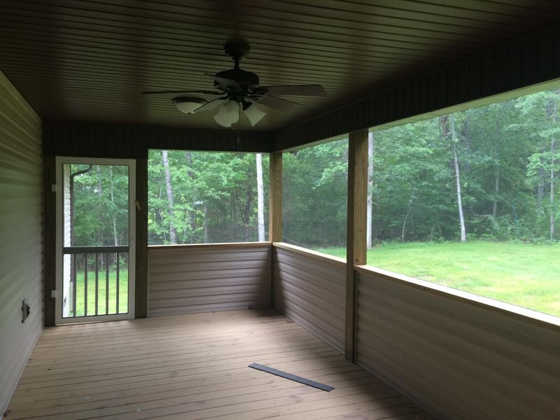 6051 Tomahawk Dr, Crossville, TN 38572