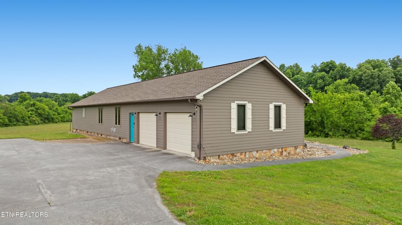 6052 Morganton Rd, Greenback, TN 37742