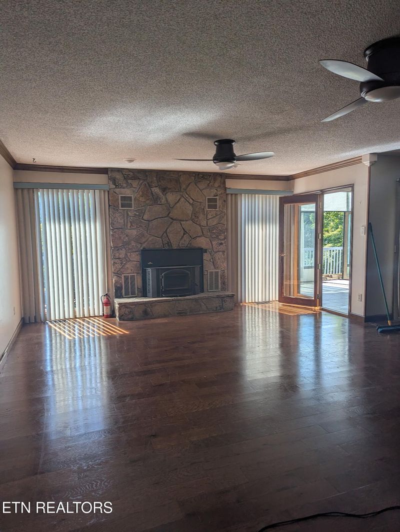 6054 Pleasant Run Ln, Knoxville, TN 37918