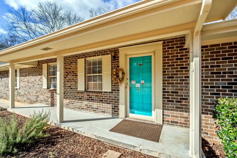 606 Charlotte St, Athens, TN 37303