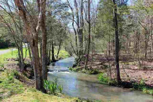 606 County Road 100, Athens, TN 37303