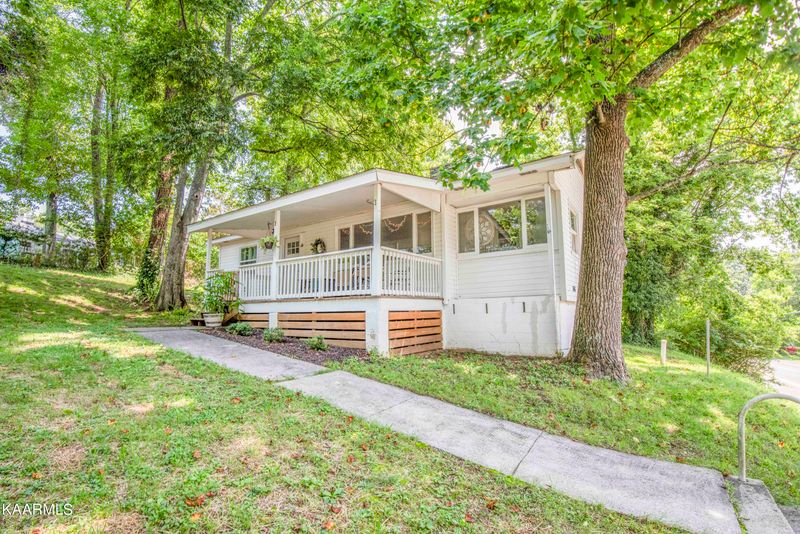 606 Florida Ave, Oak Ridge, TN 37830