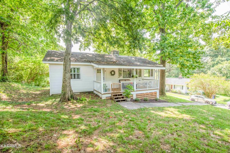 606 Florida Ave, Oak Ridge, TN 37830