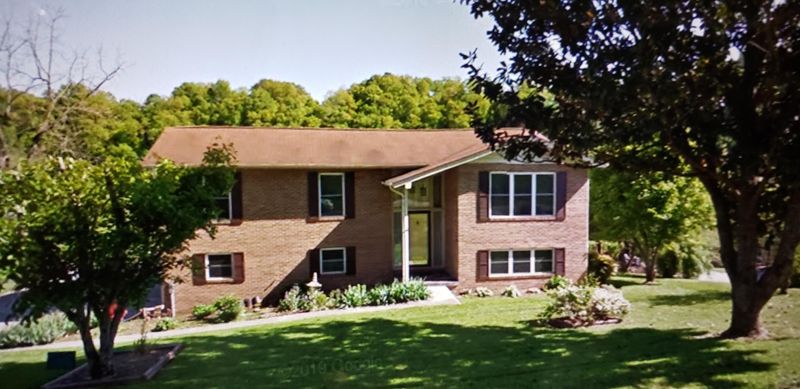606 Greenwood Dr, Clinton, TN 37716
