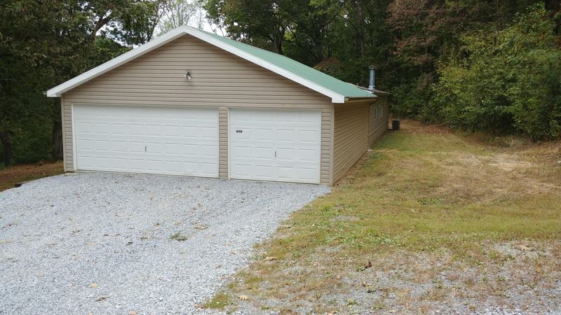 606 Humphreys Rd, Walland, TN 37886