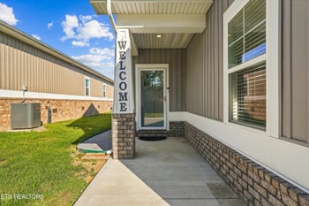 606 Johnson Estate Ln, Sevierville, TN 37862