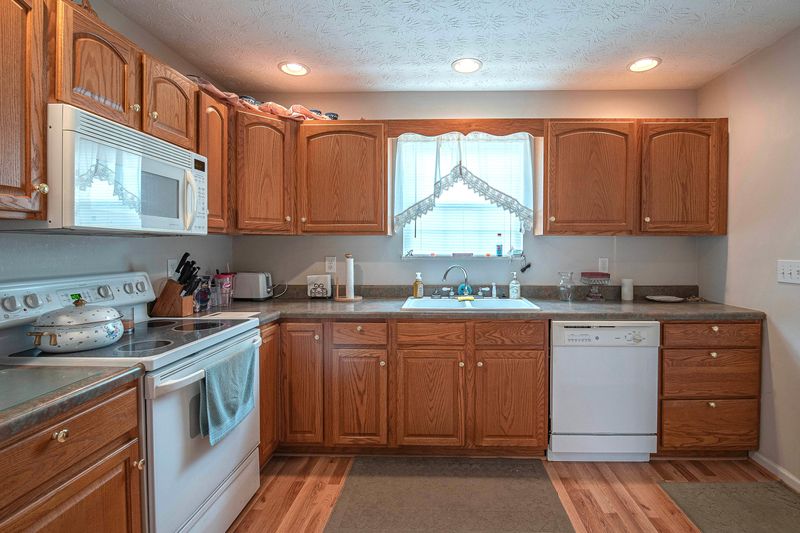 606 Kingfisher Ave, Sevierville, TN 37862