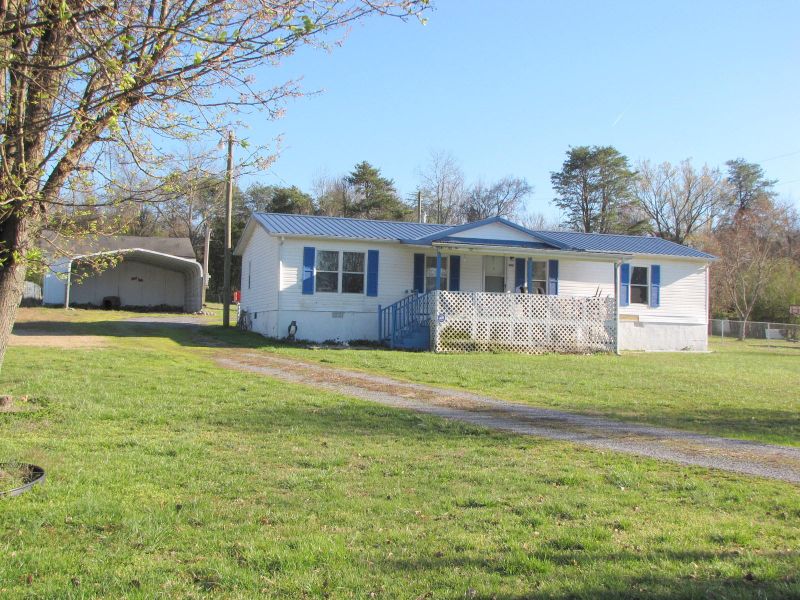 606 Old Slag Rd, Vonore, TN 37885
