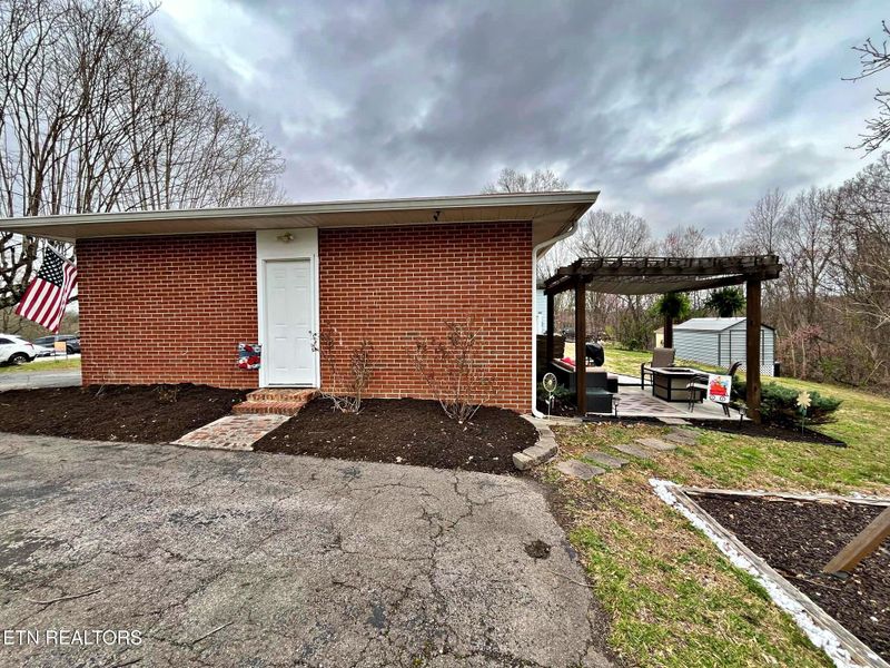 606 Skyline View Ln, Harriman, TN 37748
