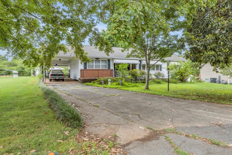 606 Sunview Dr, Athens, TN 37303