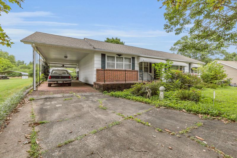 606 Sunview Dr, Athens, TN 37303