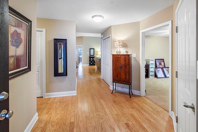 6063 Round Hill Ln, Knoxville, TN 37912