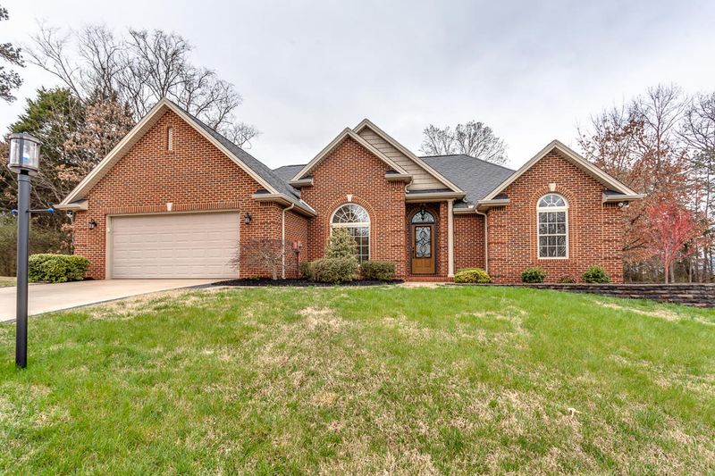 6068 Whisper Ridge Ln, Corryton, TN 37721