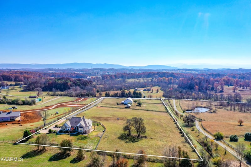 6069 Morganton Rd, Greenback, TN 37742