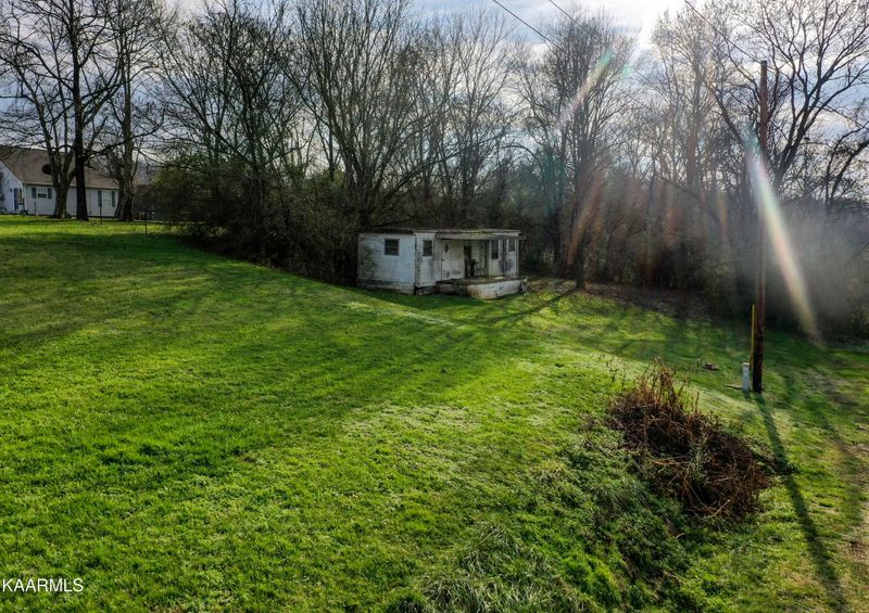 607 Catawba Ave, Clinton, TN 37716