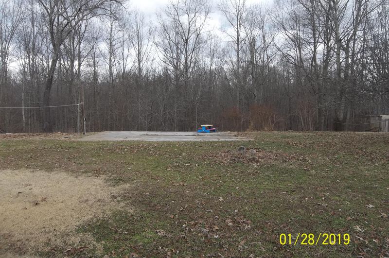 607 Christenson Rd, Deer Lodge, TN 37726
