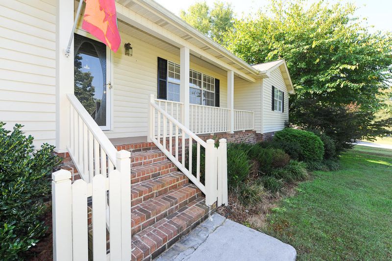 607 Lansdale Dr, Maryville, TN 37803
