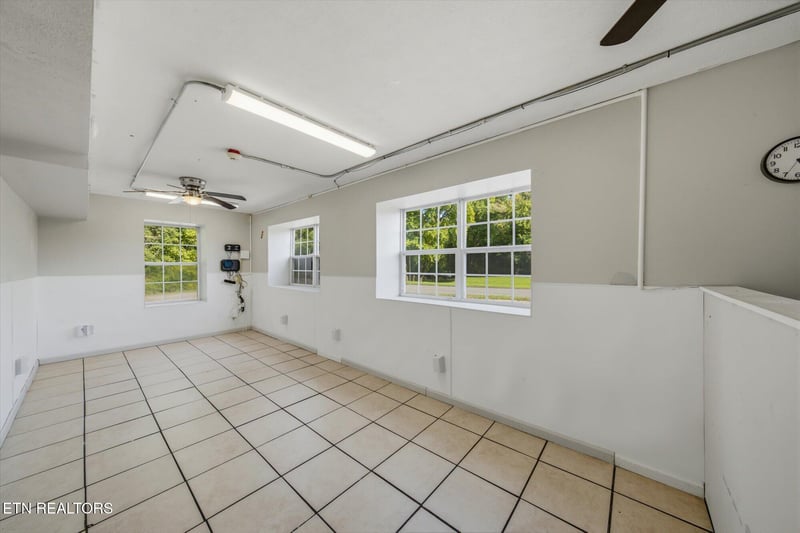 607 Old Tacora Hills Rd, Clinton, TN 37716