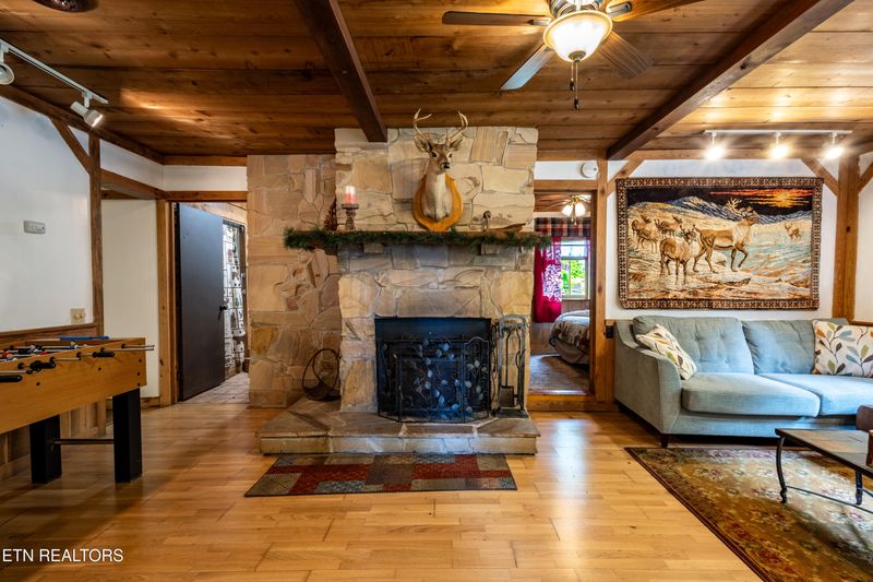 607 Rush Branch Rd, Pigeon Forge, TN 37863