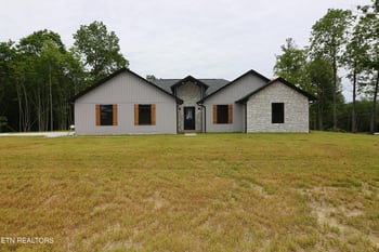 607 Taylon Ln, Oneida, TN 37841