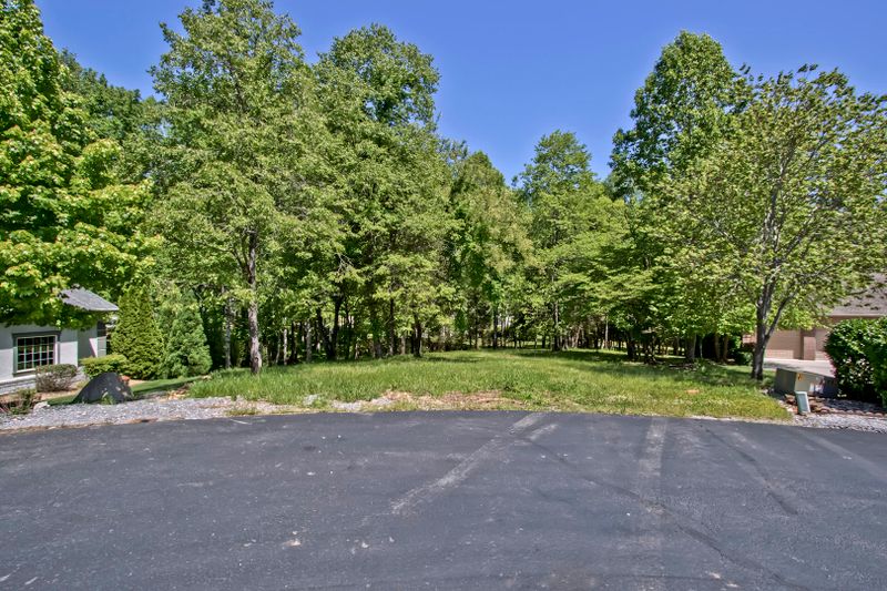607 Tecumseh Tc, Loudon, TN 37774