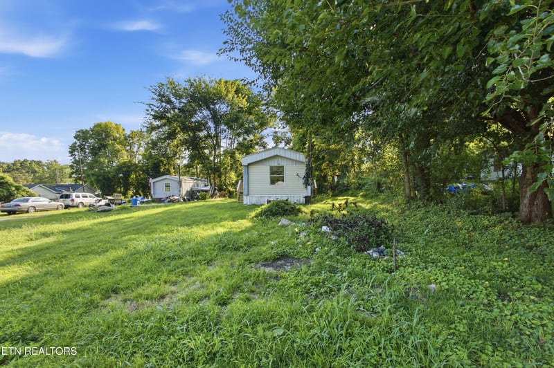 607 W Wheeler St, Rockwood, TN 37854