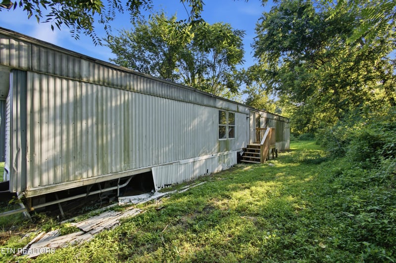 607 W Wheeler St, Rockwood, TN 37854