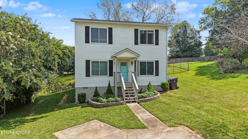 608 Busbee Rd, Knoxville, TN 37920