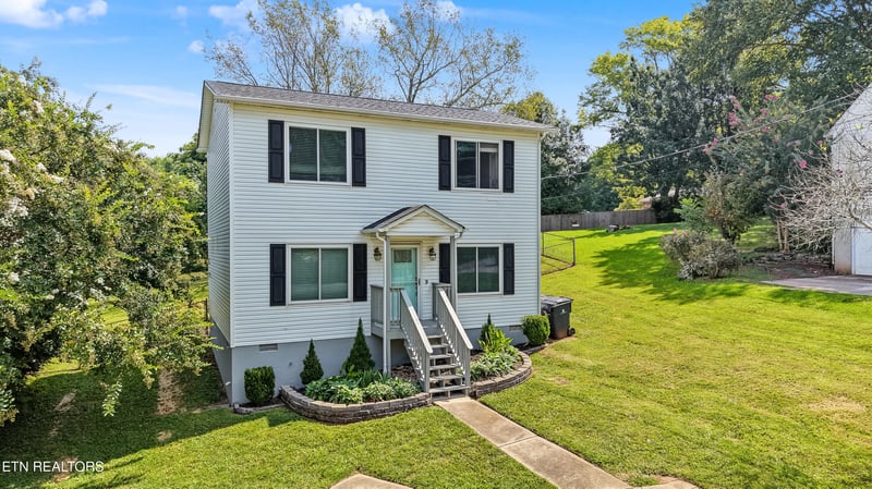 608 Busbee Rd, Knoxville, TN 37920